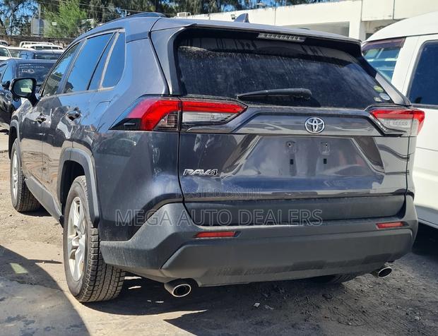 Toyota RAV4 Limited AWD 2020 Gray