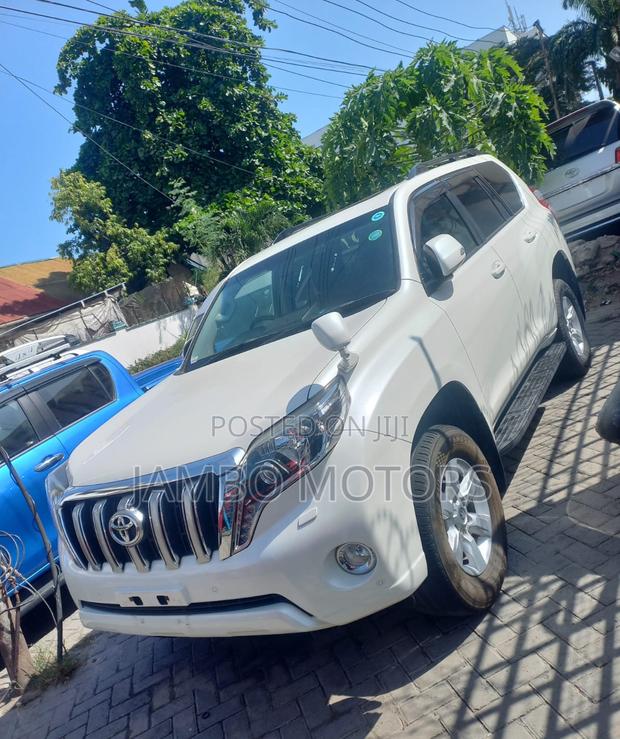 2017 Toyota Land Cruiser Prado 2.7 White - Premium Edition
