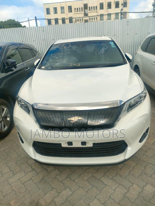 Used 2017 Toyota Harrier 2.0 White - High-Quality SUV Awaits You