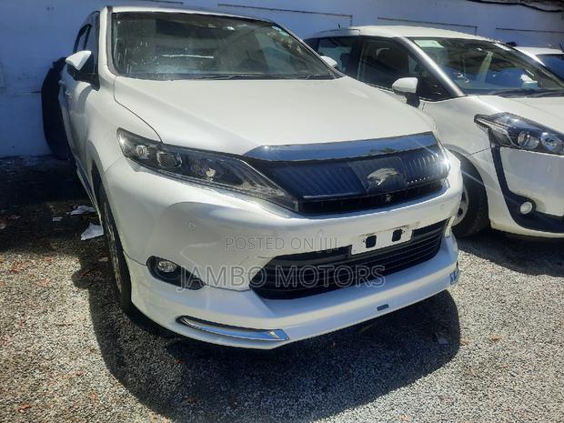 Used 2017 Toyota Harrier 2.0 White - High-Quality SUV Awaits You