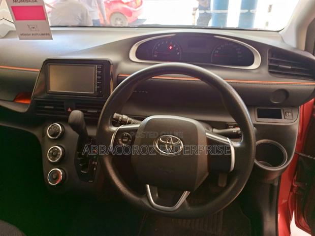 2016 Toyota Sienta FWD Burgundy Red