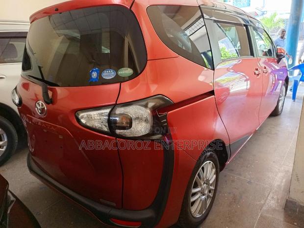 2016 Toyota Sienta FWD Burgundy Red