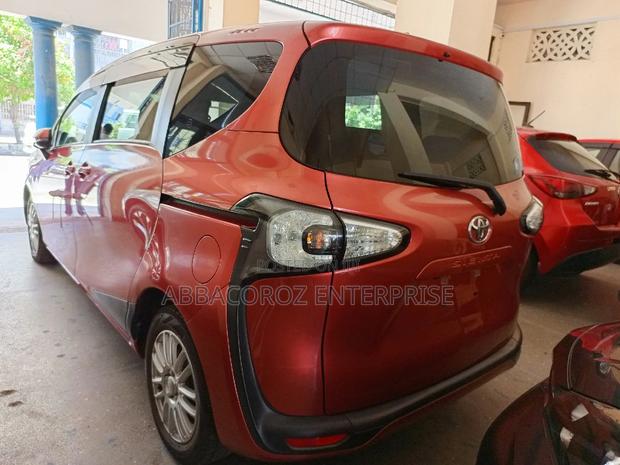 2016 Toyota Sienta FWD Burgundy Red
