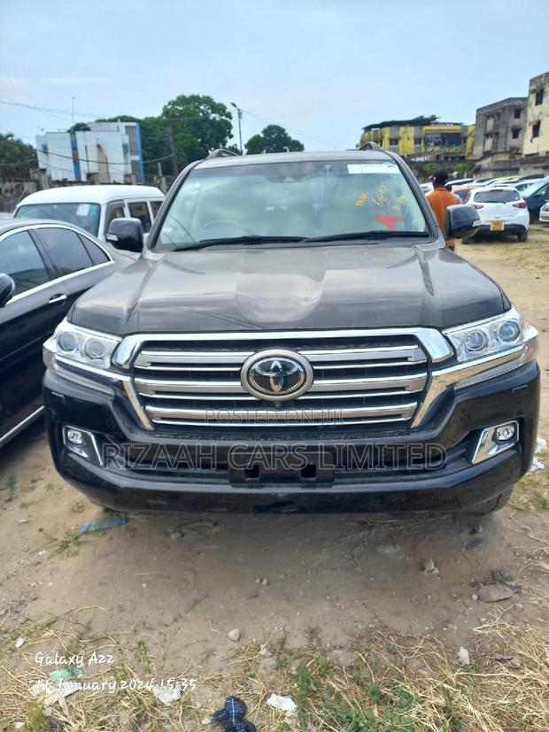 Toyota Land Cruiser 2016 Black