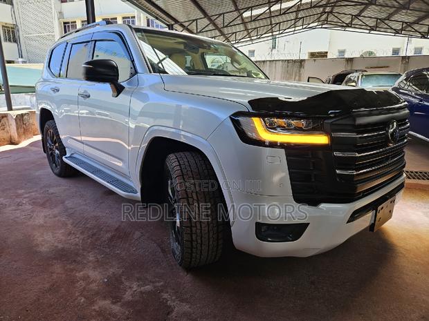 2021 Toyota Land Cruiser - White Model