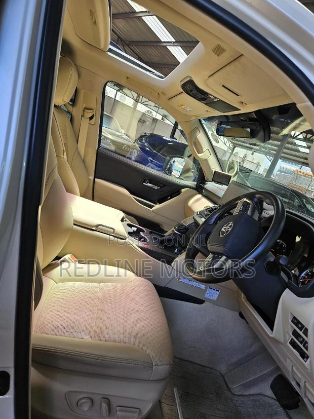2021 Toyota Land Cruiser - White Model