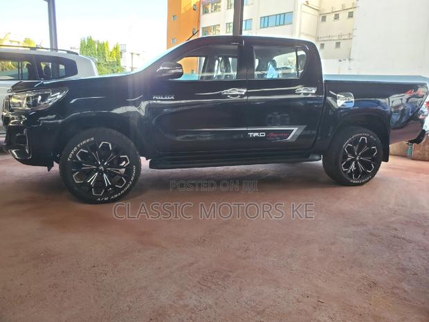 Black 2018 Toyota Hilux Double Cab