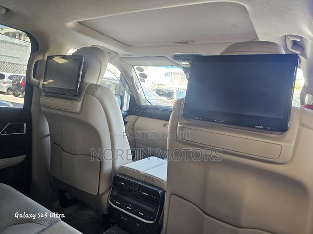 2018 Land Rover Range Rover Vogue Blue - High-End SUV Available