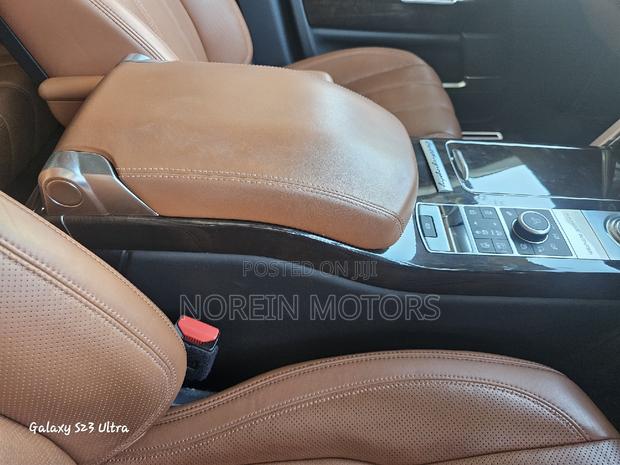 2018 Land Rover Range Rover Vogue Blue - High-End SUV Available