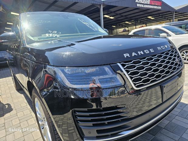 New Land Rover Vogue 2018 in Black - Premium SUV