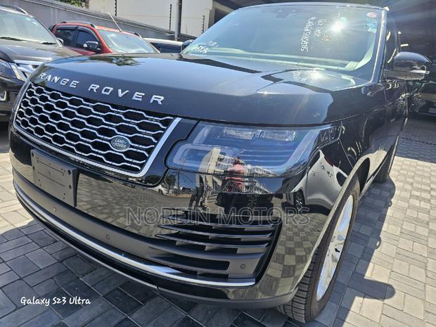 New Land Rover Vogue 2018 in Black - Premium SUV