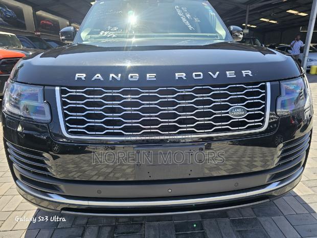 New Land Rover Vogue 2018 in Black - Premium SUV