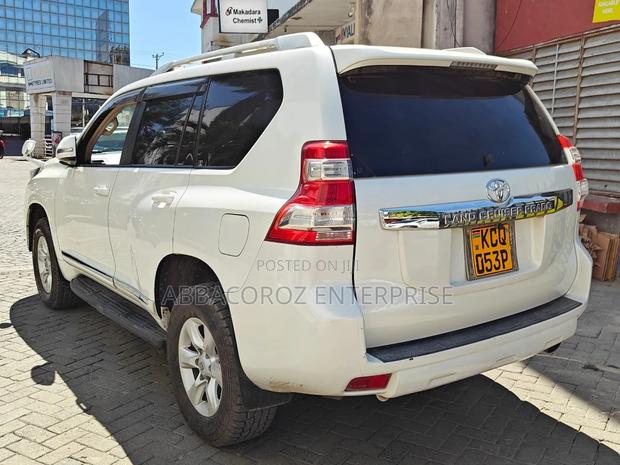 2011 Toyota Land Cruiser Prado 2.7 i: Pearl Edition SUV for Sale