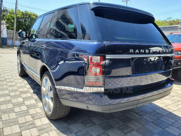 2018 Blue Land Rover Range Rover Vogue: Excellent Condition, Stylish Design