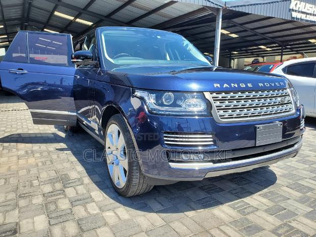 2018 Blue Land Rover Range Rover Vogue: Excellent Condition, Stylish Design