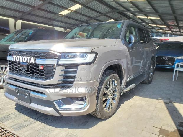 2023 Toyota Land Cruiser Gold: Two Exclusive Variants Unveiled