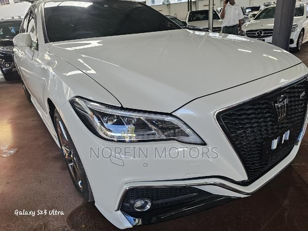 Off-White 2019 Toyota Crown: Two Luxury Sedan Variants to Choose From