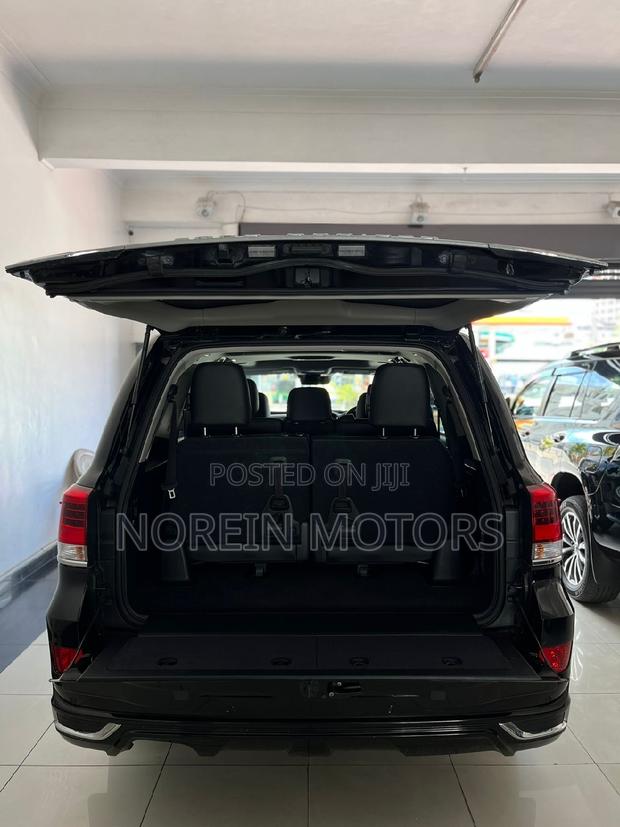 2018 Toyota Land Cruiser Black: The Ultimate Black SUV Experience