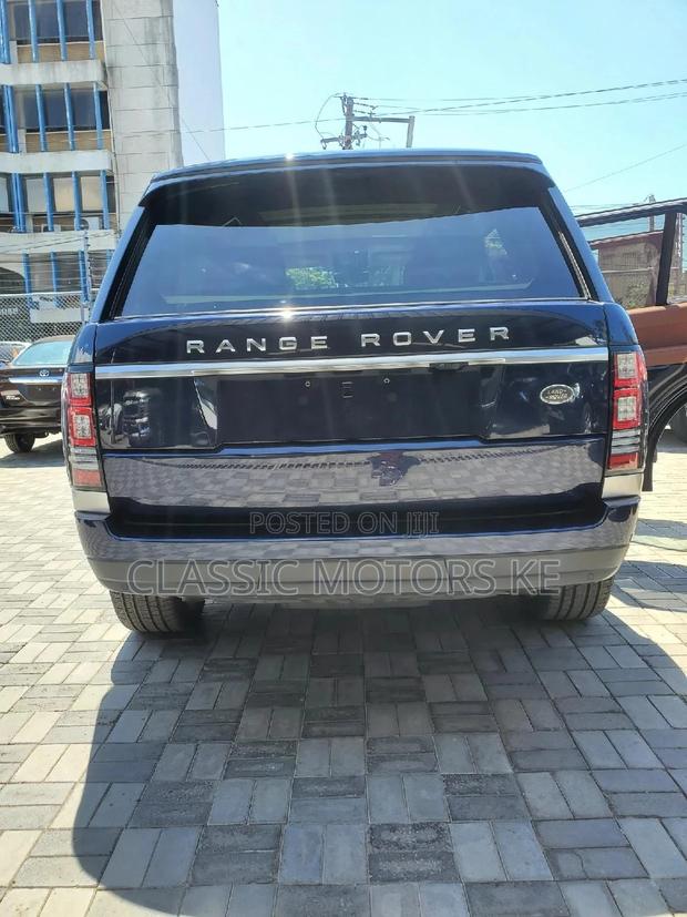 2018 Blue Land Rover Range Rover Vogue: Excellent Condition, Stylish Design