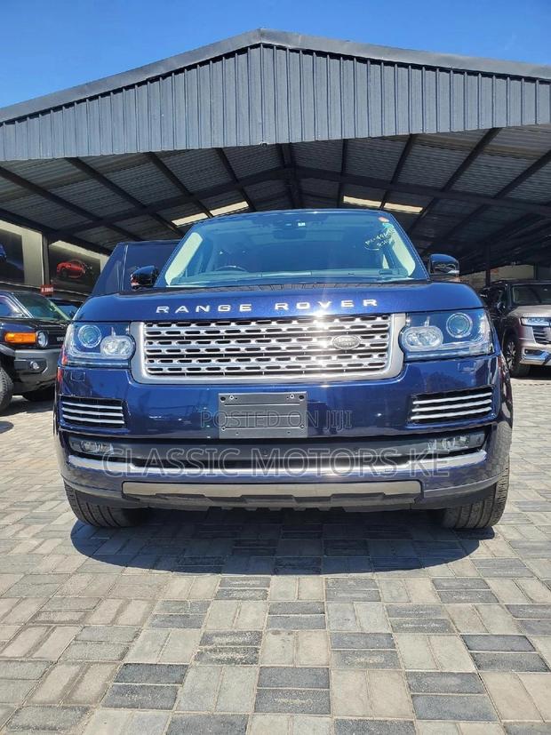 2018 Blue Land Rover Range Rover Vogue: Excellent Condition, Stylish Design
