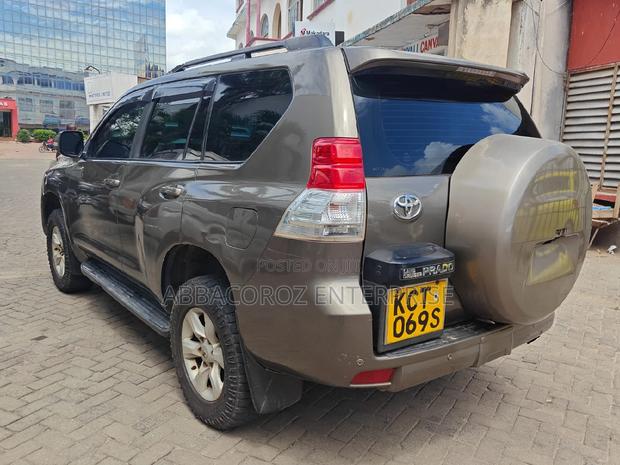 2011 Toyota Land Cruiser Prado 3.0 TD Gold
