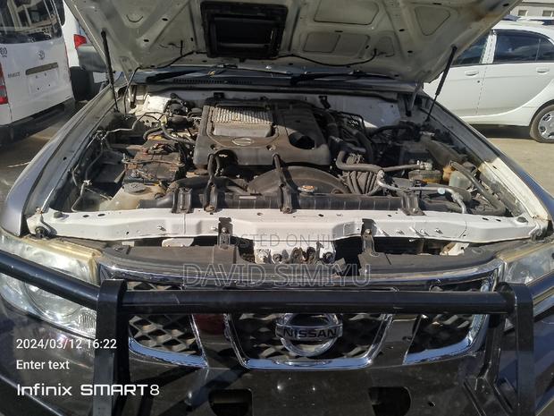 Nissan Navara 2016 Silver: Durable Double Cab Pickup