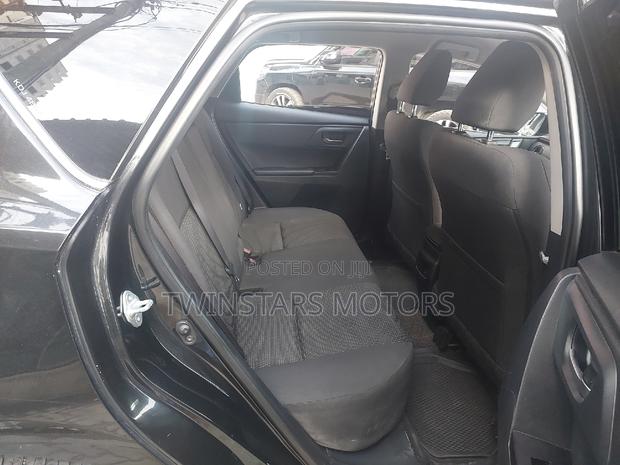 Black 2015 Toyota Auris: Style & Performance