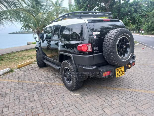 2013 Toyota FJ Cruiser 4X4 Automatic Transmission Black - Adventure Awaits!