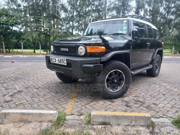 2013 Toyota FJ Cruiser 4X4 Automatic Transmission Black - Adventure Awaits!