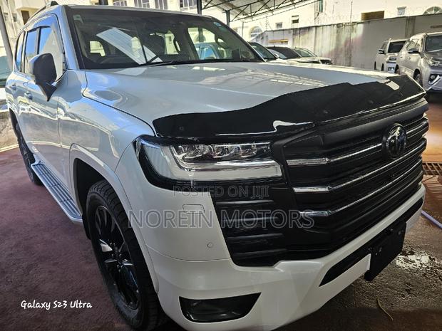 2024 Toyota Land Cruiser: White Edition - Luxury Off-road Adventure