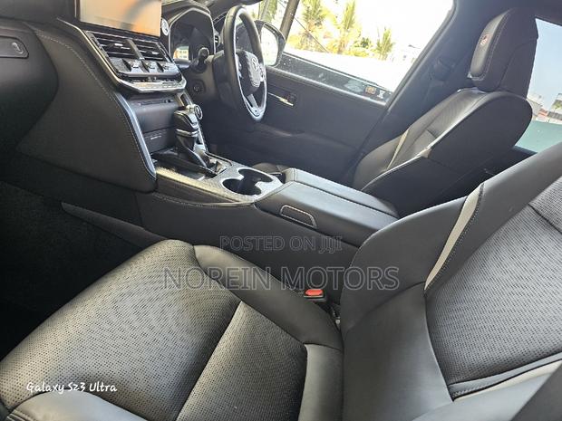 2024 Toyota Land Cruiser Off-White Edition: Dual-Tone Luxury