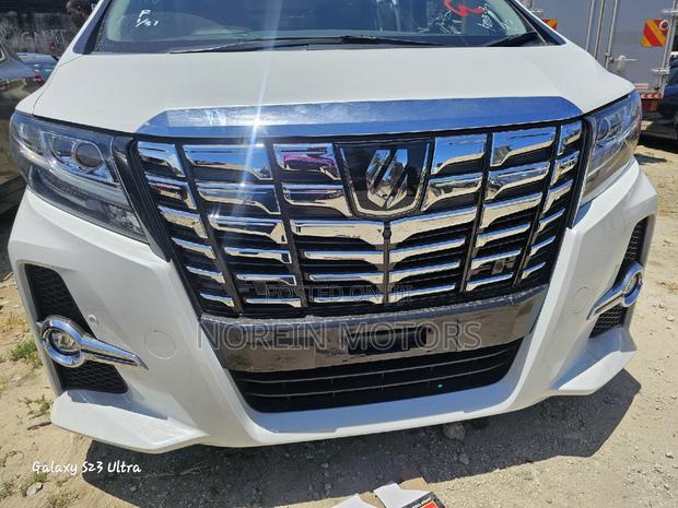 White 2017 Toyota Alphard High-End Minivan