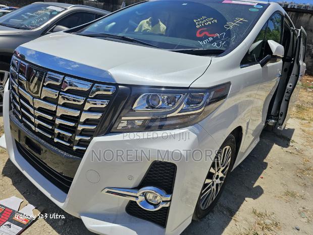 White 2017 Toyota Alphard High-End Minivan