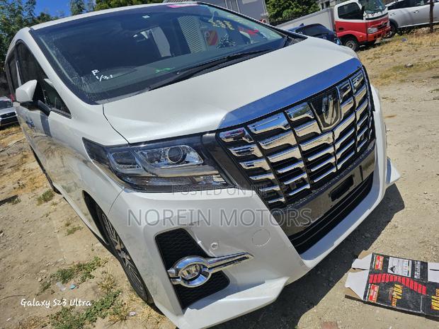 White 2017 Toyota Alphard High-End Minivan