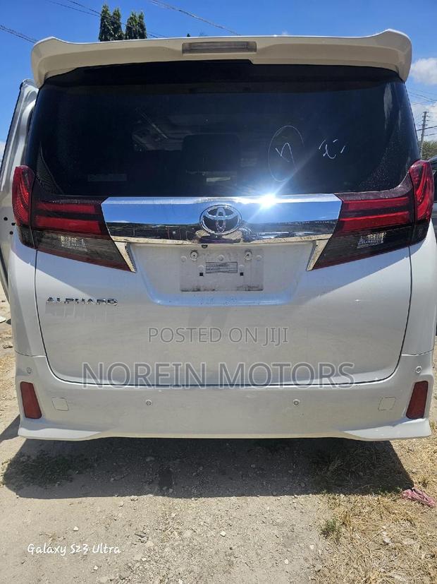 White 2017 Toyota Alphard High-End Minivan