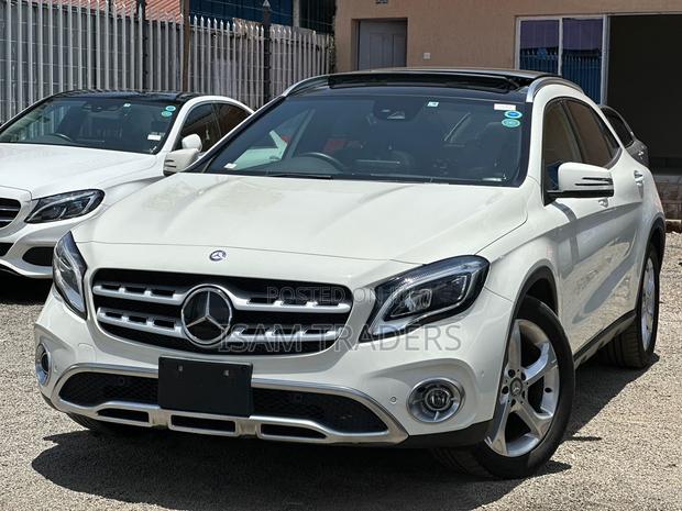 Pearl 2017 Mercedes-Benz GLA-Class: Exceptional Compact SUV