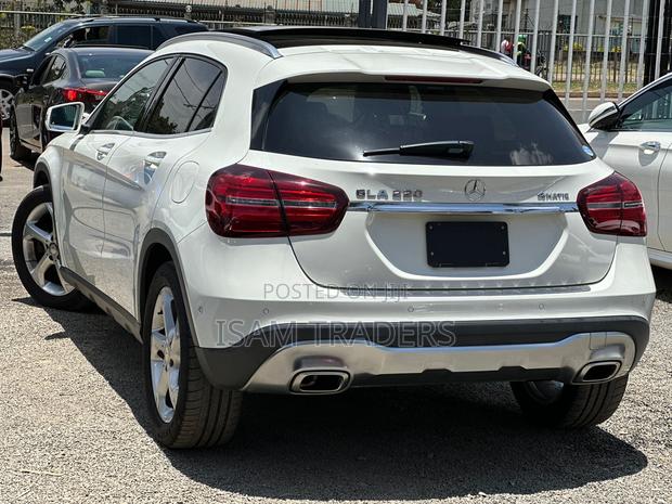 Pearl 2017 Mercedes-Benz GLA-Class: Exceptional Compact SUV