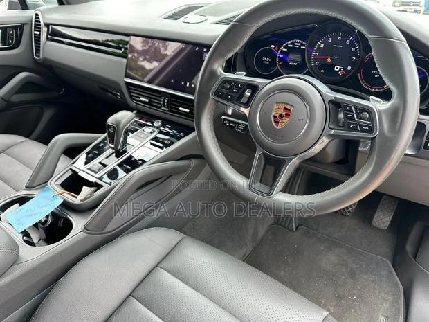 Porsche Cayenne 2020 Pearl