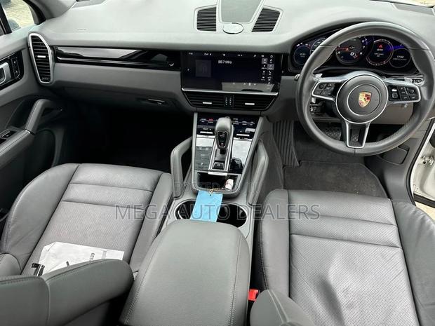 Porsche Cayenne 2020 Pearl