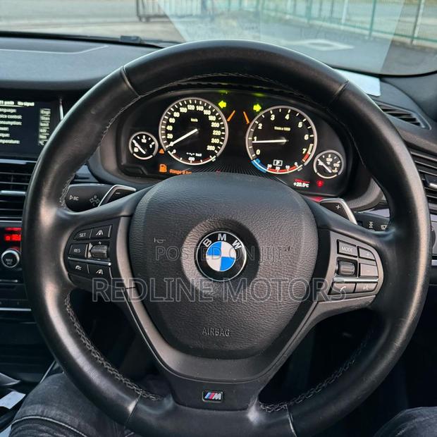 Black BMW X4 xDrive28i 2018 - Powerful Crossover