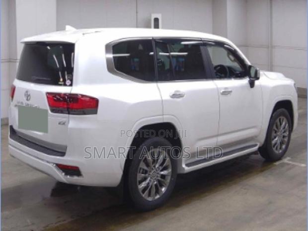 New Toyota Land Cruiser 2023: Premium Off-Roader