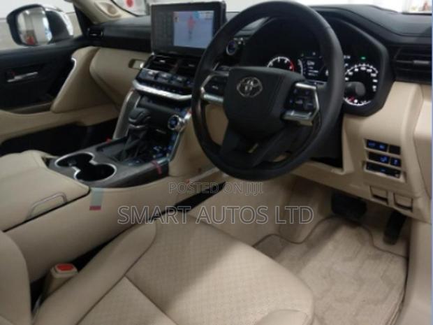 New Toyota Land Cruiser 2023: Premium Off-Roader