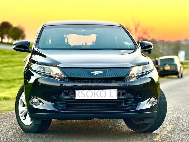 Toyota Harrier 2.0 2017 Black