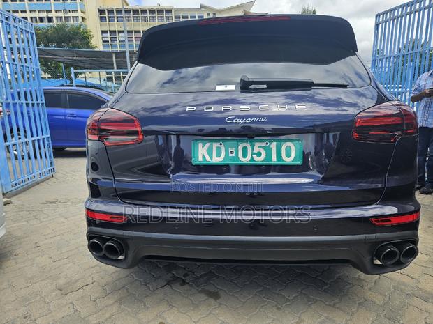 Luxury 2017 Porsche Cayenne Platinum Edition AWD - Black Edition, All-Wheel Drive