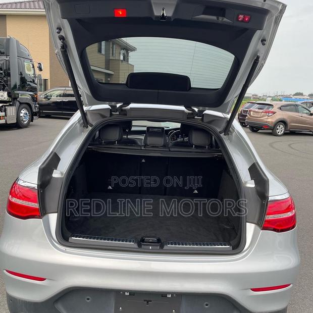 Luxury 2019 Mercedes-Benz GLC-Class Silver Crossover