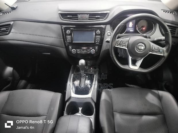 Nissan X-Trail 2017 Brown