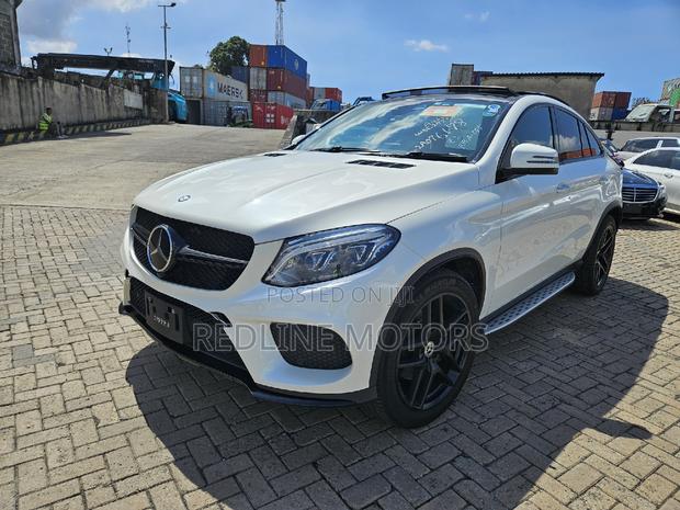 2018 White Mercedes-Benz GLE 350d 4MATIC - Premium Edition