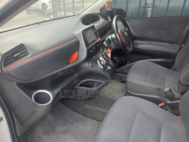 Toyota Sienta 2016 White