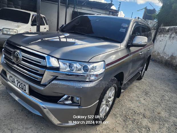 Pre-owned 2016 Toyota Land Cruiser 4.5 V8 TD - Gray