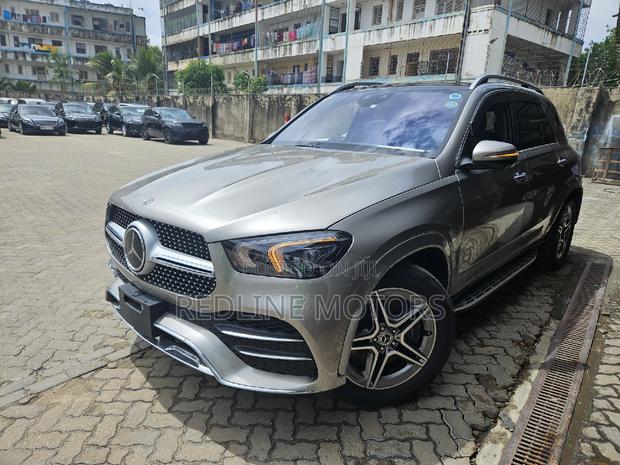 2019 Mercedes-Benz GLE-Class in Gold with 450 4MATIC - Stylish SUV